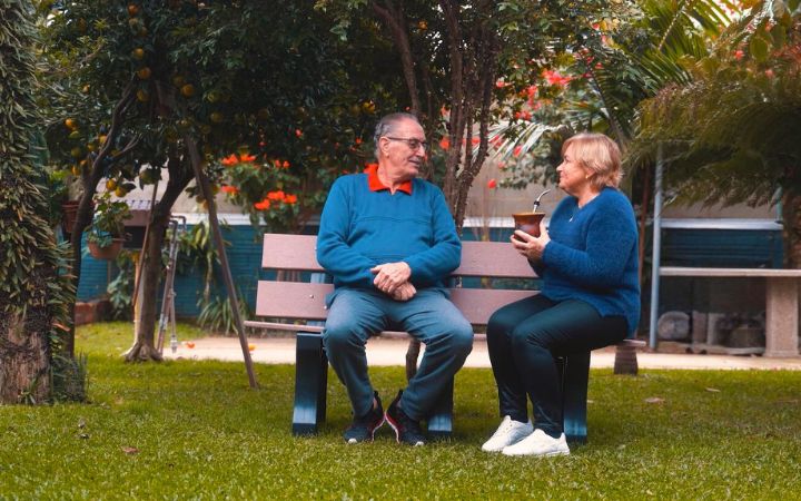 Casal Banco de jardim MBS