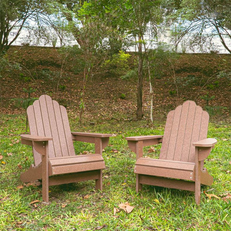 Cadeiras adirondack marrons